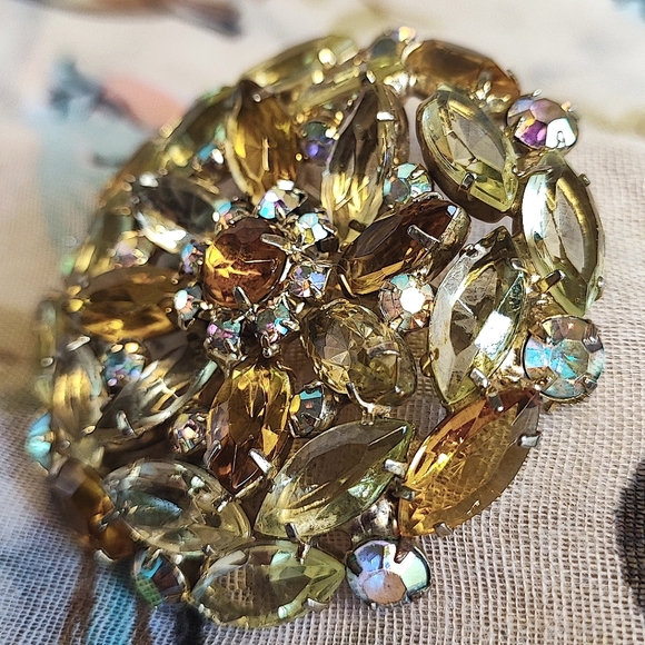D&E Juliana? Vintage Brooch Open Back Transparent Canary Topaz Clear AB Stones - Picture 2 of 9